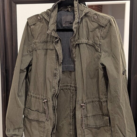 Levi's Women's Legacy Fishtail Anorak, Army Green, Small - Picture 1 of 6